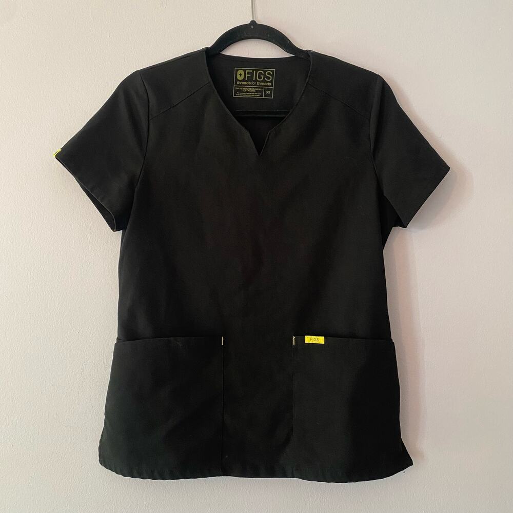 FIGS Casma Three Pocket Scrub Top in Black and Yellow Medical Uniform Women's XS